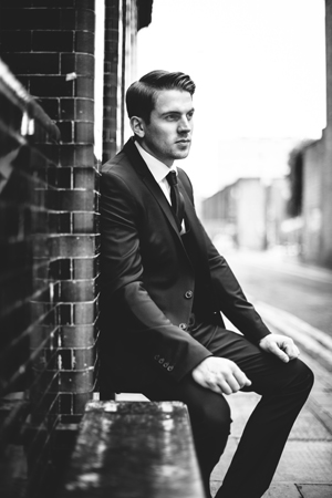 Wedding singer and entertainer